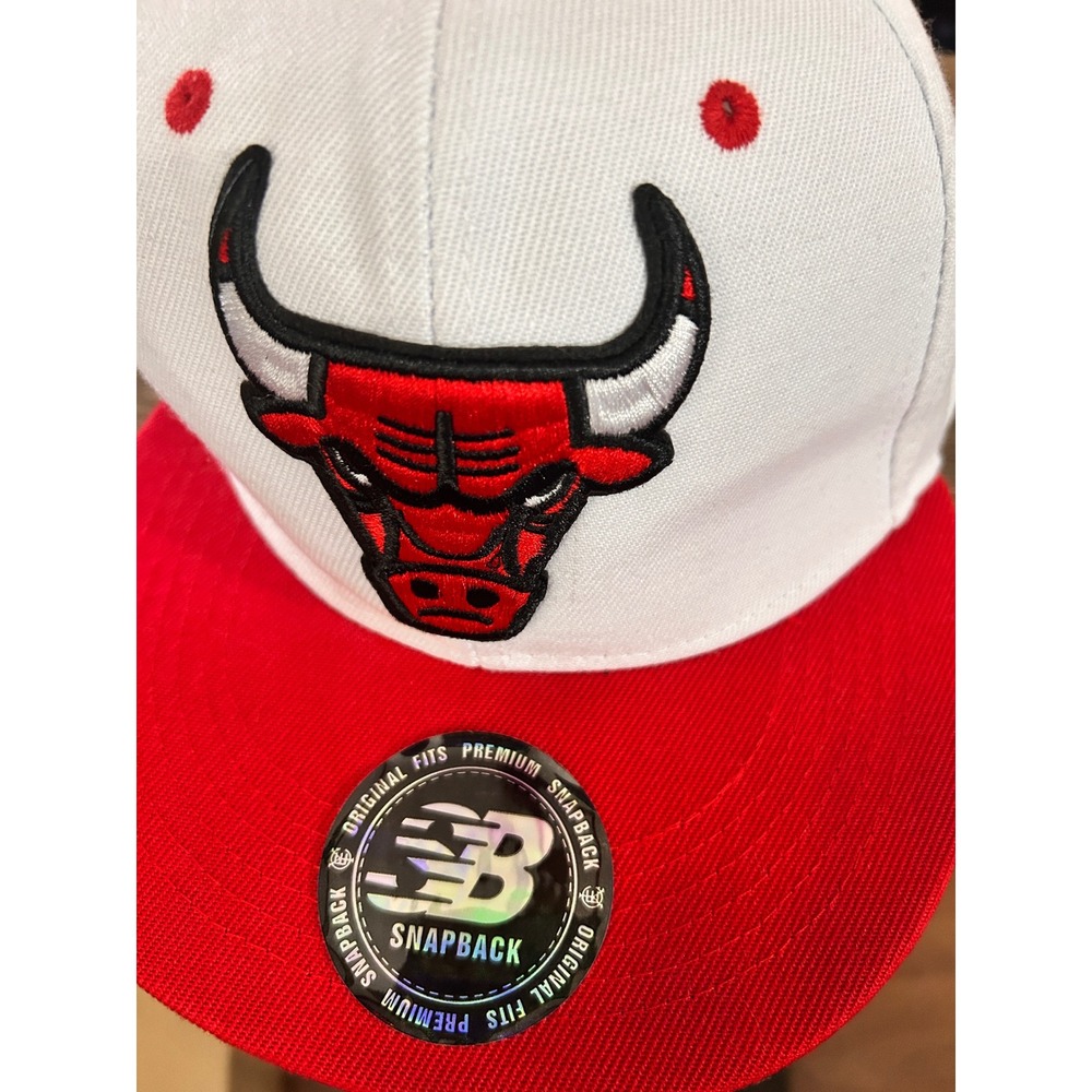 Chicago Bulls NBA New Era Snapback Hat White Red‎ Embroidered Logo Men